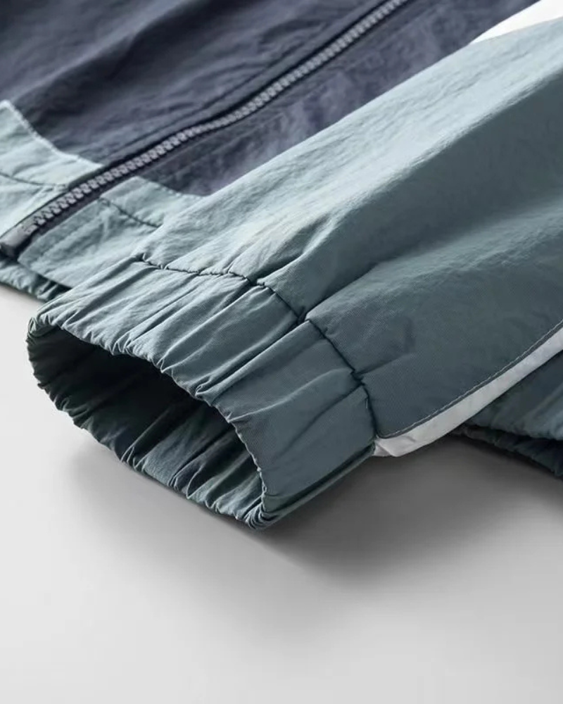 ELIRA VOGUE – TERRAIN RAIN COAT